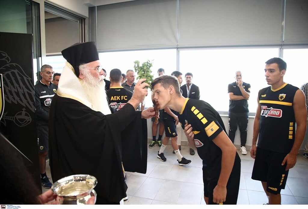 ΑΕΚ: Αγιασμός στα Σπάτα (photos)