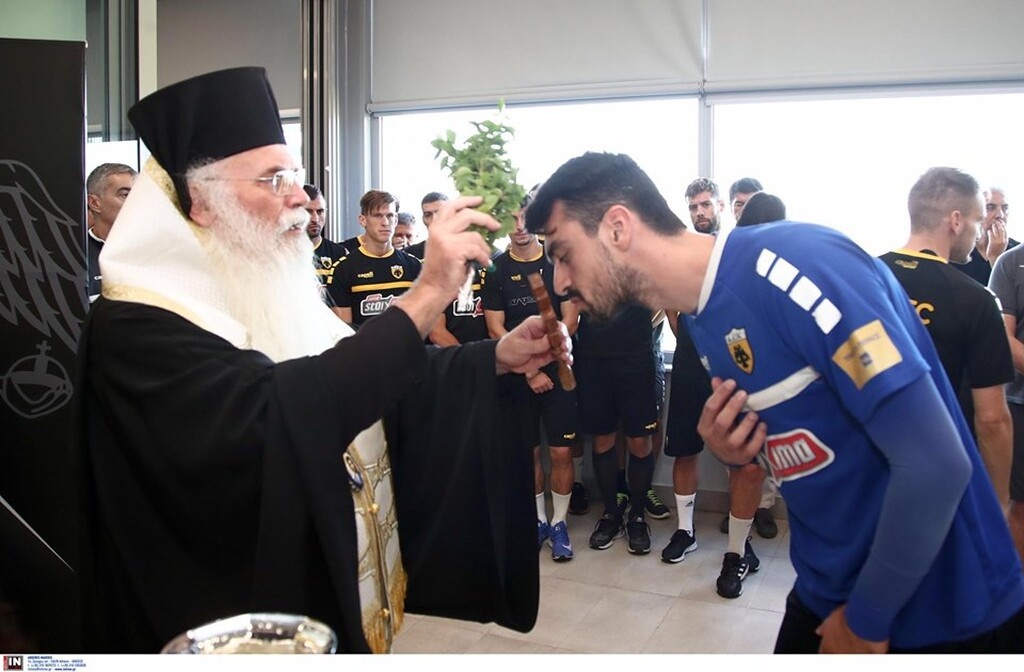 ΑΕΚ: Αγιασμός στα Σπάτα (photos)