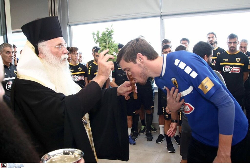 ΑΕΚ: Αγιασμός στα Σπάτα (photos)