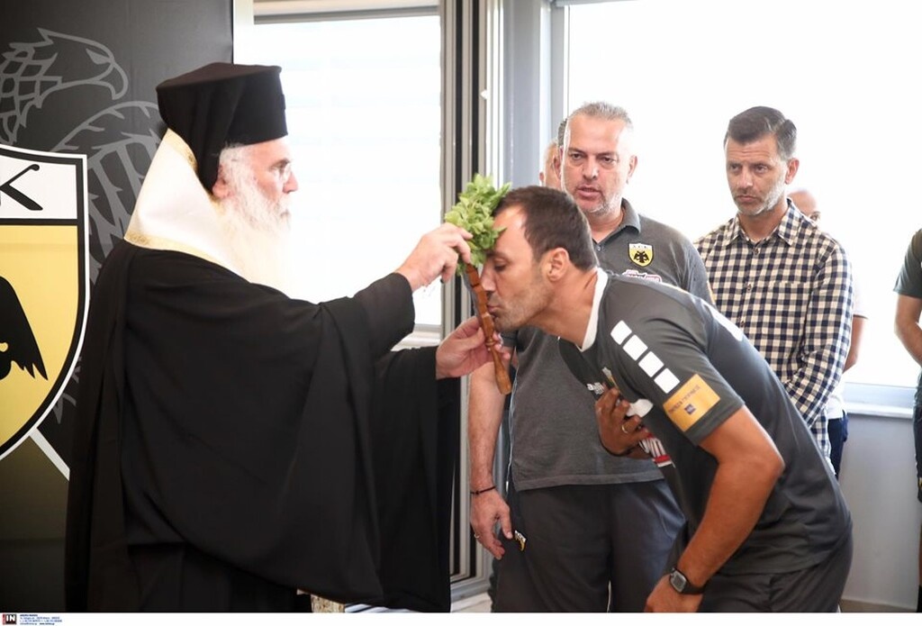 ΑΕΚ: Αγιασμός στα Σπάτα (photos)