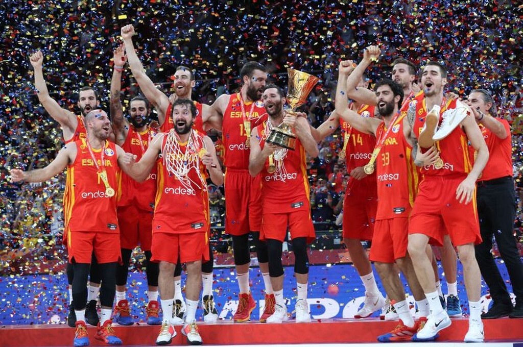 Η πανηγυρική φωτογραφία του Γιούλ μέσα από τα αποδυτήρια (photo)