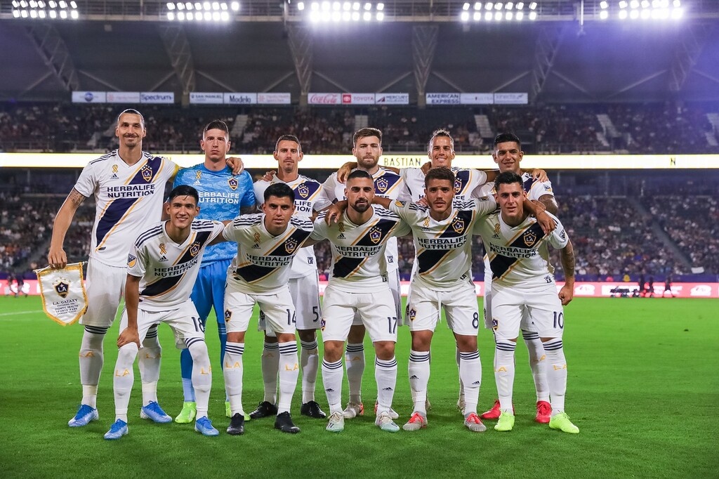 Λος Άντζελες Γκάλαξι: Εξωπραγματικό ρεκόρ από τον Ζλάταν (photos+video)