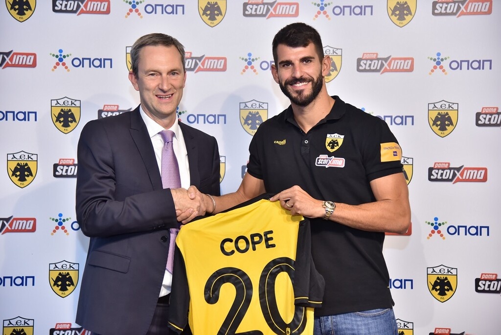 Ντάμιαν Κόουπ - Διευθύνων Σύμβουλος ΟΠΑΠ, Νέλσον Ολιβέιρα – ποδοσφαιριστής ΑΕΚ