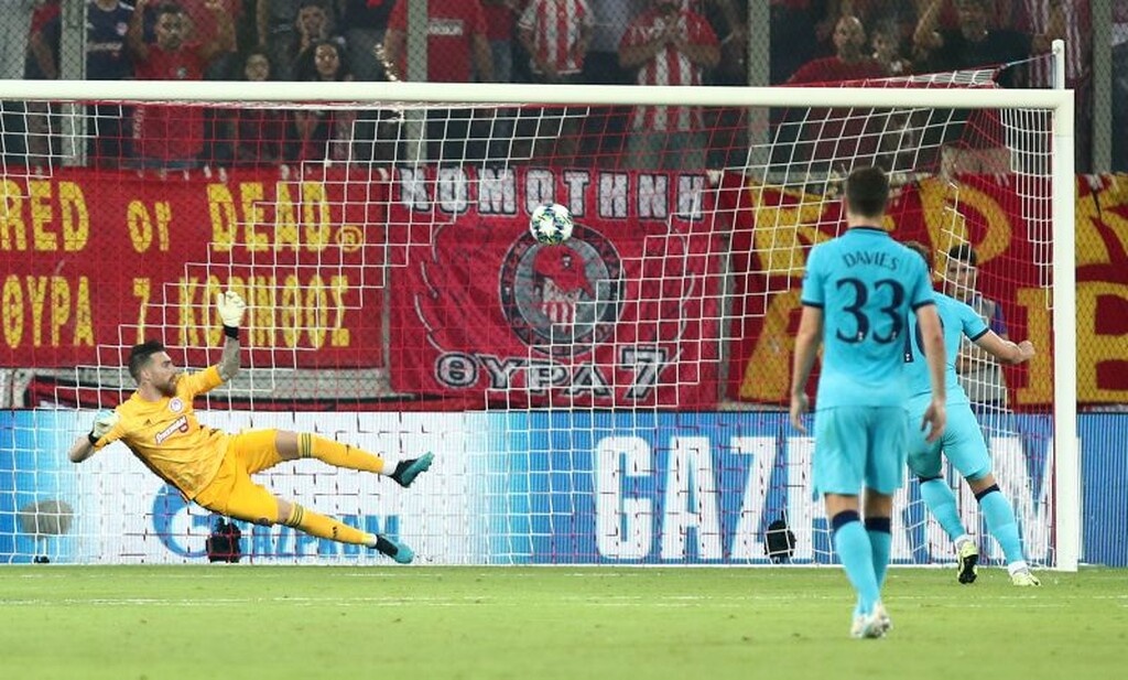 Ολυμπιακός – Τότεναμ: Σε πέντε λεπτά «παγώνουν» το Φάληρο οι Κέιν, Μόουρα (videos+photos)