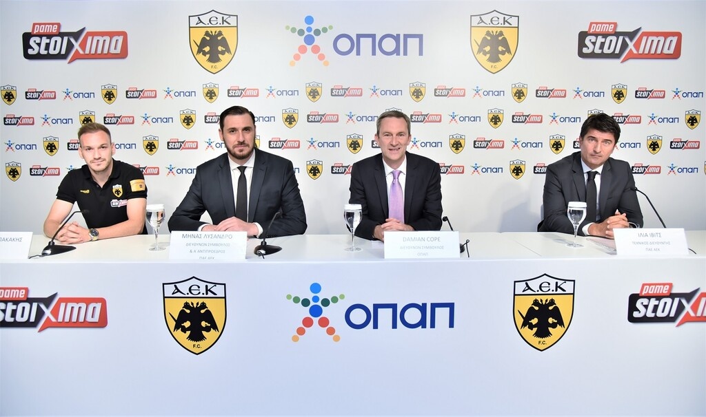 Μιχάλης Μπακάκης – αρχηγός ΑΕΚ, Μηνάς Λυσάνδρου - Διευθύνων Σύμβουλος και Α’ Αντιπρόεδρος ΠΑΕ ΑΕΚ, Ντάμιαν Κόουπ - Διευθύνων Σύμβουλος ΟΠΑΠ, Ίλια Ίβιτς - Τεχνικός Διευθυντής ΠΑΕ ΑΕΚ