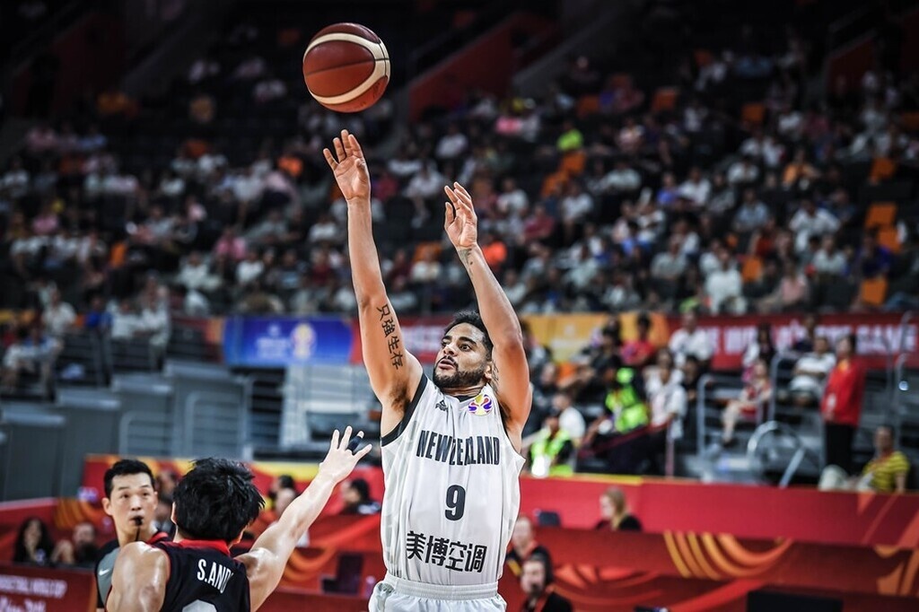 Κοντά στην Νταρουσάφακα ο Ουέμπστερ (photos+video)