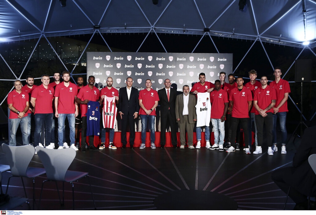 Οι νέες φανέλες του Ολυμπιακού