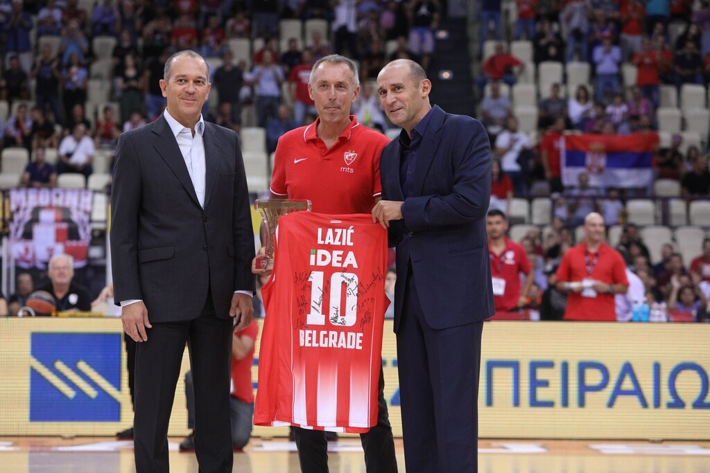 Ολυμπιακός: Βράβευσε τον Τόμιτς (photos)