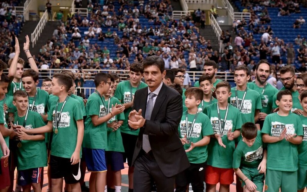 Ο Δημήτρης Γιαννακόπουλος βράβευσε τις ακαδημίες που συμμετείχαν στο «Παύλος Γιαννακόπουλος»