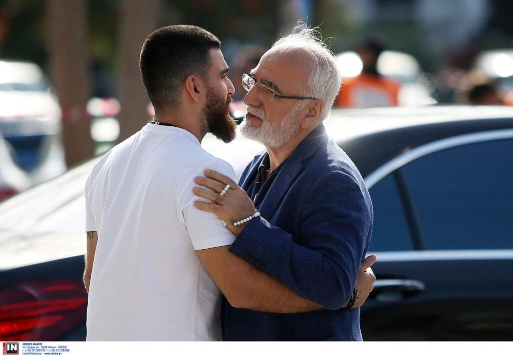 ΠΑΟΚ-Άρης: Συνοδεία Ιβάν Σαββίδη και «ντόπες» στην Τούμπα (photos&video)