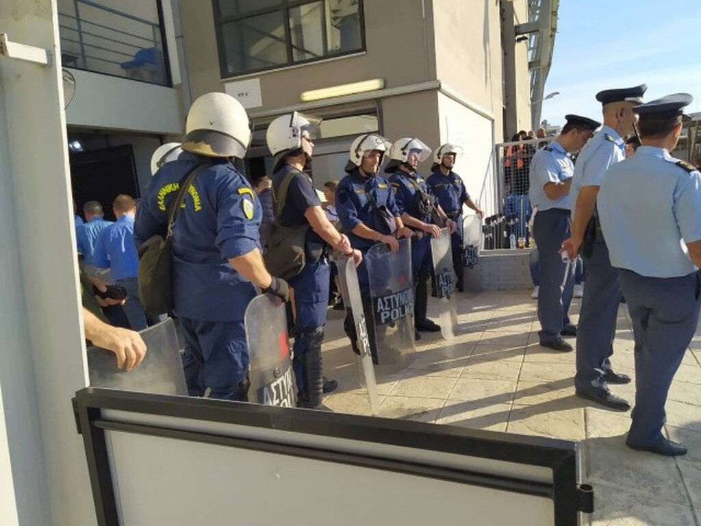 ΠΑΟΚ-Άρης: Ένταση με... Καρυπίδη στην Τούμπα (photos)