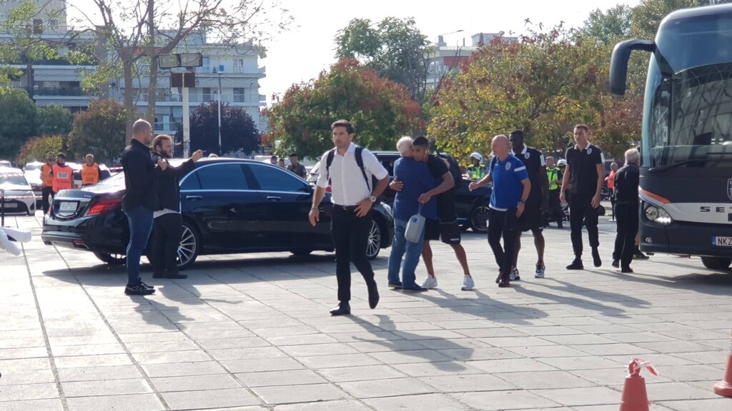 ΠΑΟΚ-Άρης: Συνοδεία Ιβάν Σαββίδη και «ντόπες» στην Τούμπα (photos&video)