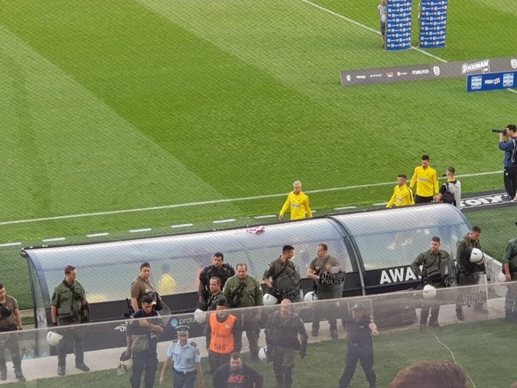 ΠΑΟΚ-Άρης: Πανικός στην Τούμπα με τη φανέλα του Ολυμπιακού! (photos)