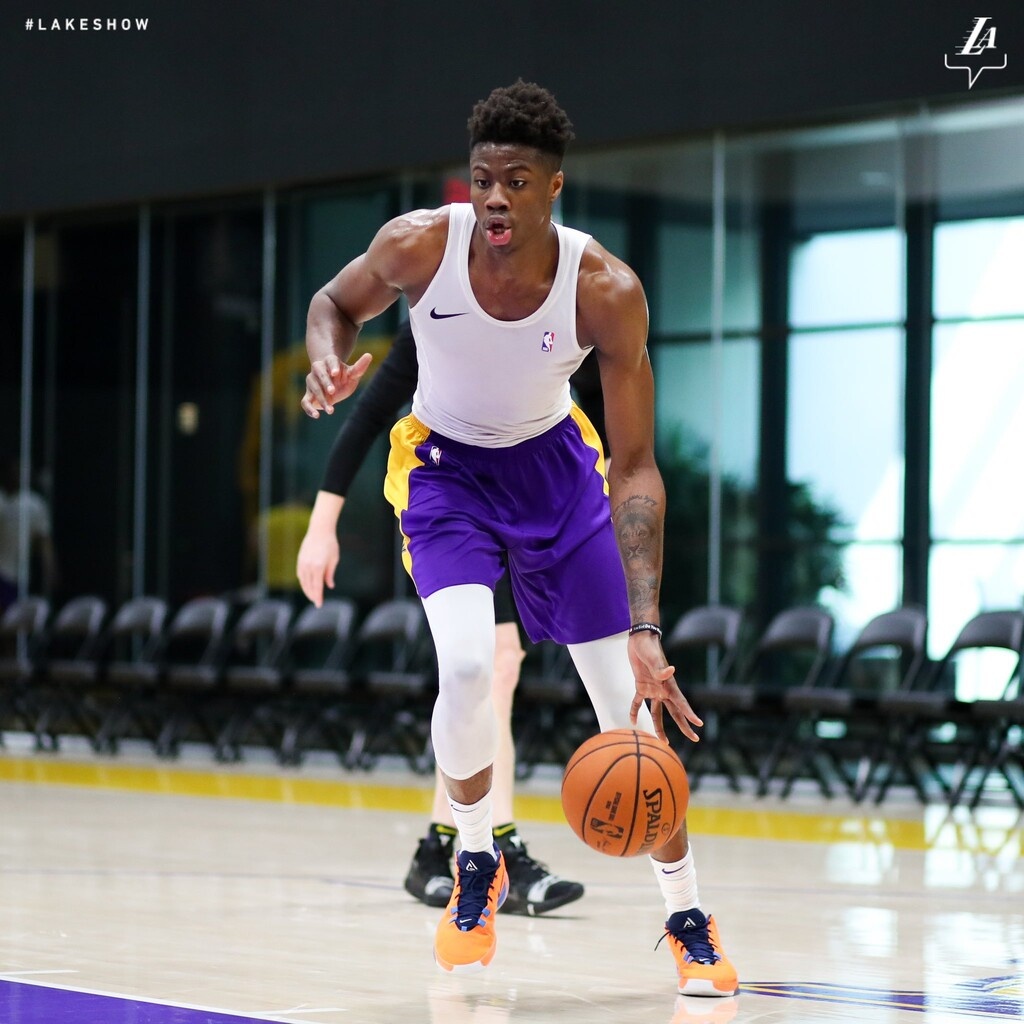 NBA: Με τα μούτρα στη δουλειά ο Κώστας Αντετοκούνμπο (photos+video)