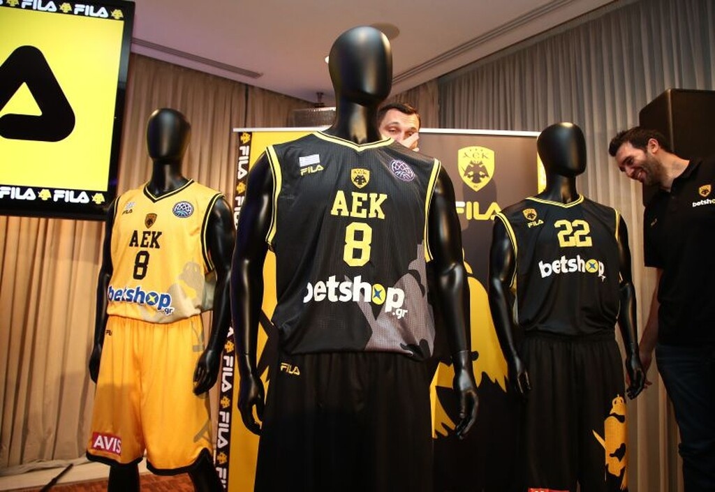 Η εντυπωσιακή νέα φανέλα της ΑΕΚ και το μήνυμα του Αγγελόπουλου (photos)