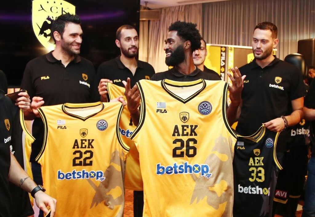 Η εντυπωσιακή νέα φανέλα της ΑΕΚ και το μήνυμα του Αγγελόπουλου (photos)