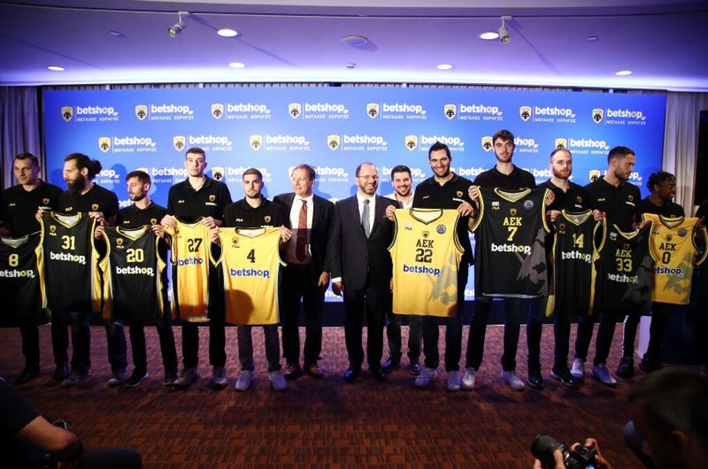 Η εντυπωσιακή νέα φανέλα της ΑΕΚ και το μήνυμα του Αγγελόπουλου (photos)