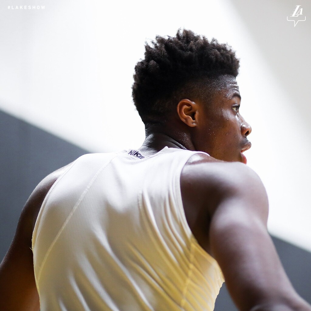 NBA: Με τα μούτρα στη δουλειά ο Κώστας Αντετοκούνμπο (photos+video)