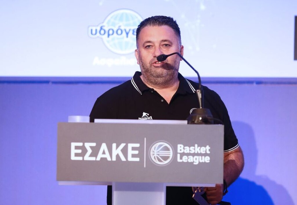 Προπονητής της σεζόν ο Γιατράς που… έδωσε το βραβείο στον Προμηθέα (photos)