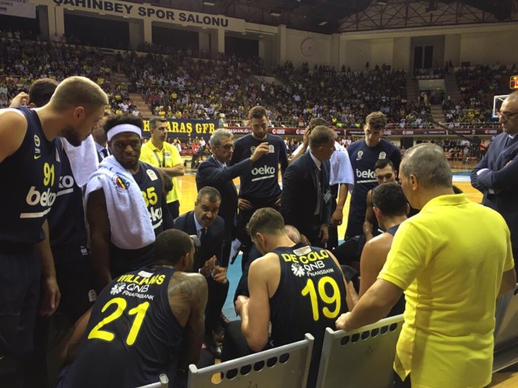 Με τρομερό Σιμόν η Εφές το Super Cup κόντρα στην Φενέρμπαχτσε (videos+photos)