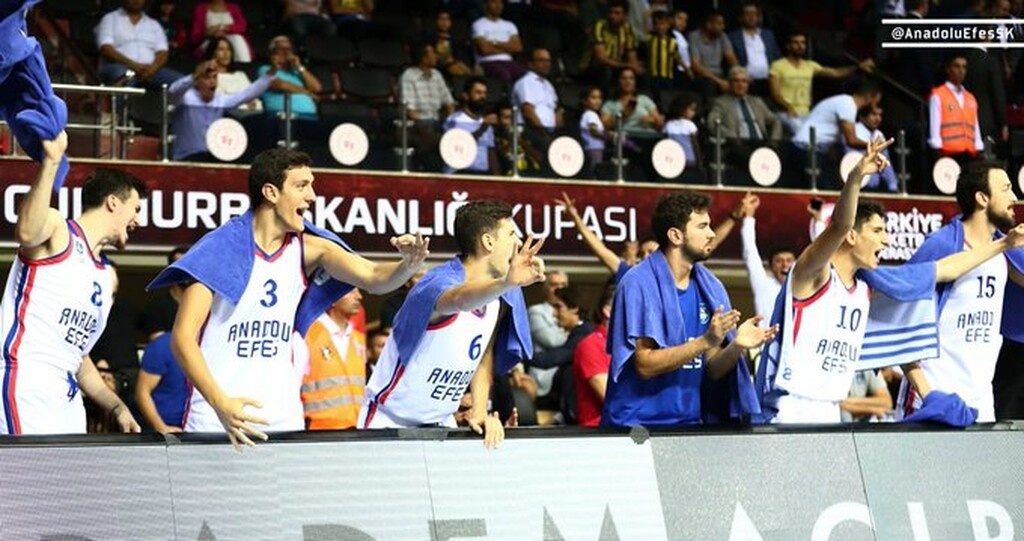 Με τρομερό Σιμόν η Εφές το Super Cup κόντρα στην Φενέρμπαχτσε (videos+photos)