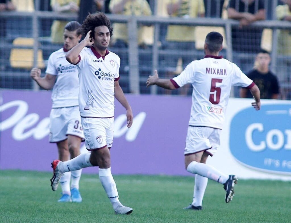 Άρης-ΑΕΛ: Χαμός στο «Βικελίδης» με τις χειρονομίες του Ουάρντα (photos+video)