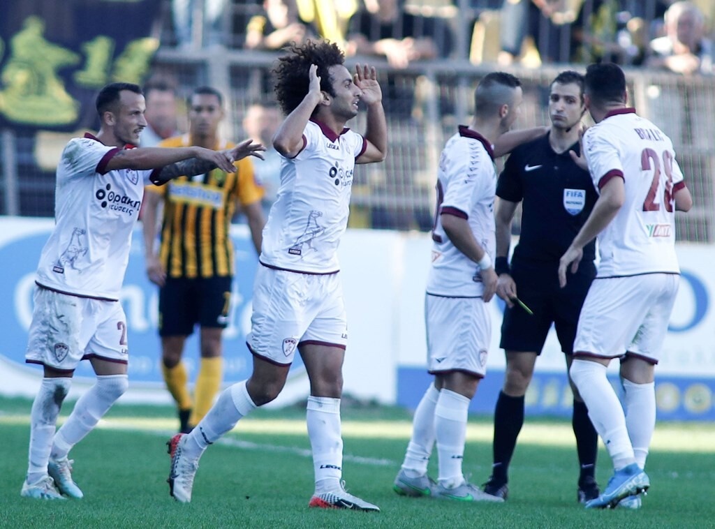 Άρης-ΑΕΛ: Χαμός στο «Βικελίδης» με τις χειρονομίες του Ουάρντα (photos+video)