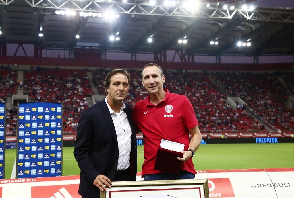 Ολυμπιακός: Η ξεχωριστή συζήτηση Μπλατ-Μαρτίνς (video+photos)