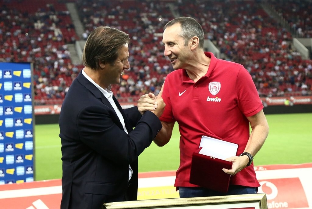 Ολυμπιακός: Η ξεχωριστή συζήτηση Μπλατ-Μαρτίνς (video+photos)