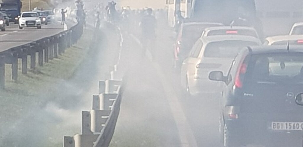 Ερυθρός Αστέρας – Ολυμπιακός: Τρομερή υποδοχή στο Βελιγράδι! (video+photos)