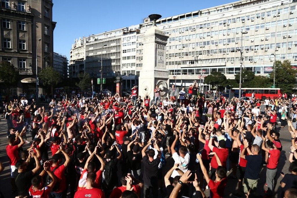 Ερυθρός Αστέρας – Ολυμπιακός: Πάρτι στο Βελιγράδι για Delije και Θύρα 7 (videos+photos)