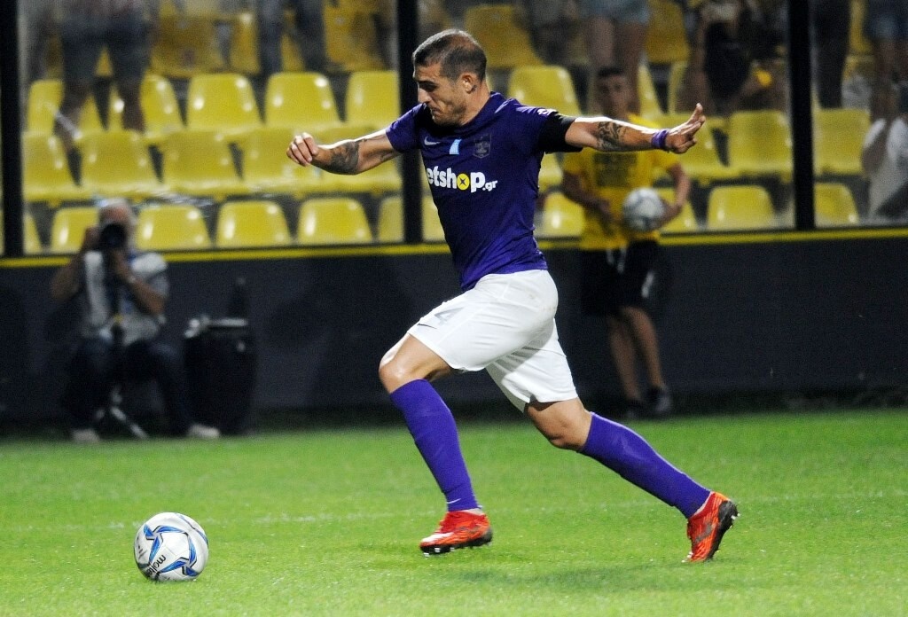 Ο Ισπανός στόπερ δεν έχει ανανεώσει με τον Άρη, ενώ το καλοκαίρι το όνομά του «έπαιξε» και για Ολυμπιακό.