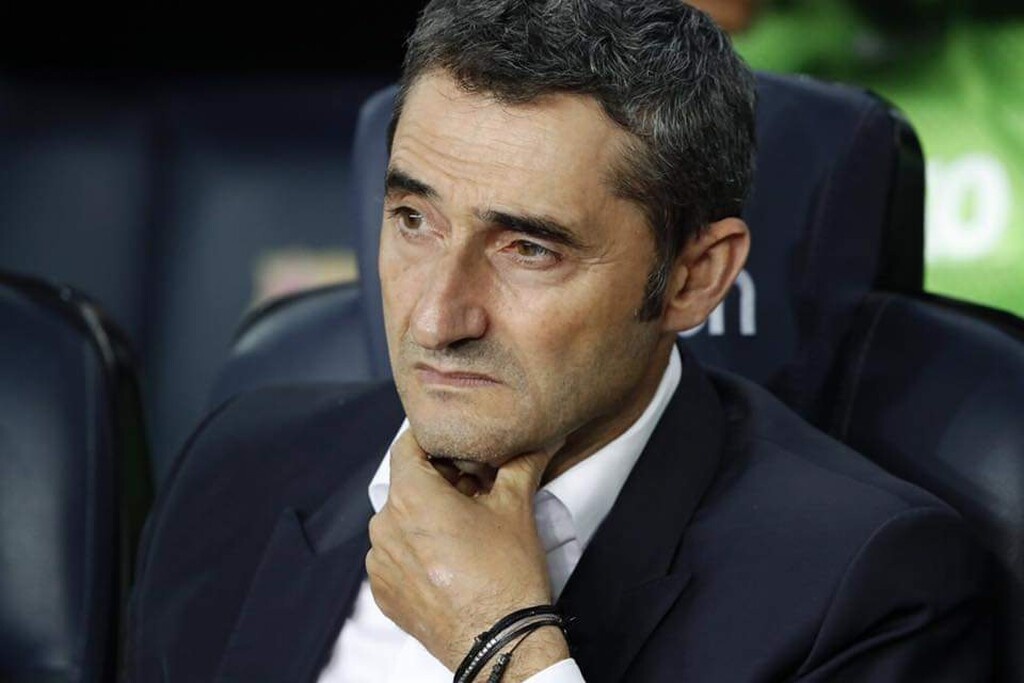 Ο Ερνέστο Βαλβέρδε δείχνει να έχει χάσει κάθε επαφή τόσο με τους ποδοσφαιριστές, όσο και με τους διοικούντες της Μπαρτσελόνα.