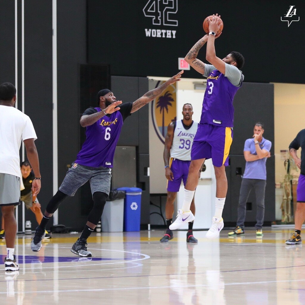 NBA: Τα σχέδια των Λέικερς για τη νέα σεζόν (photos+video)