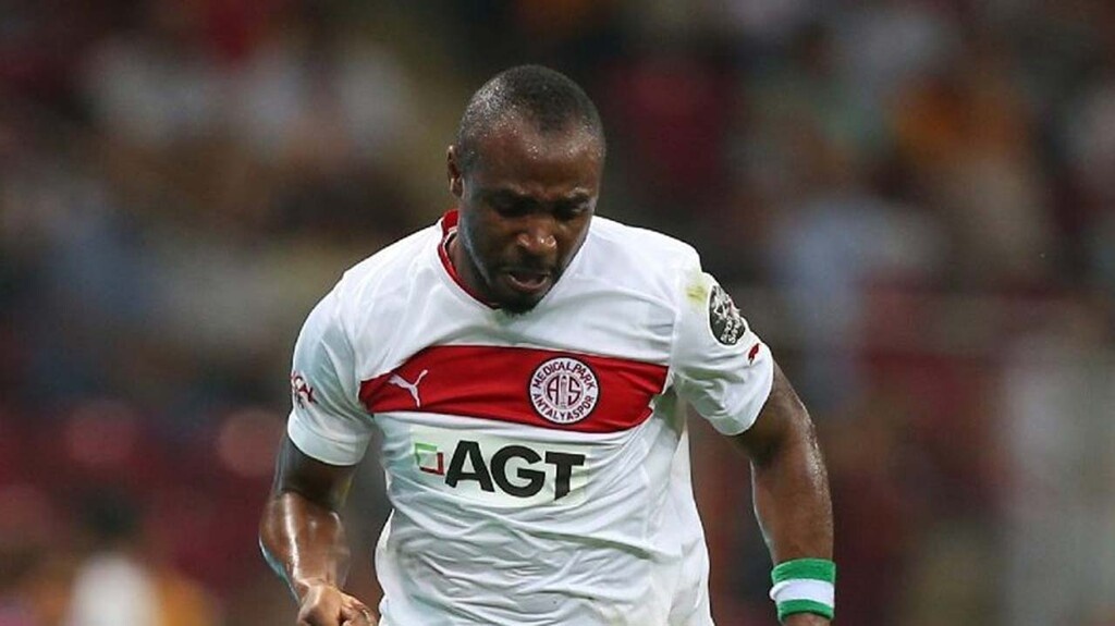 Σοκ! Πέθανε διεθνής επιθετικός! (photos+video)