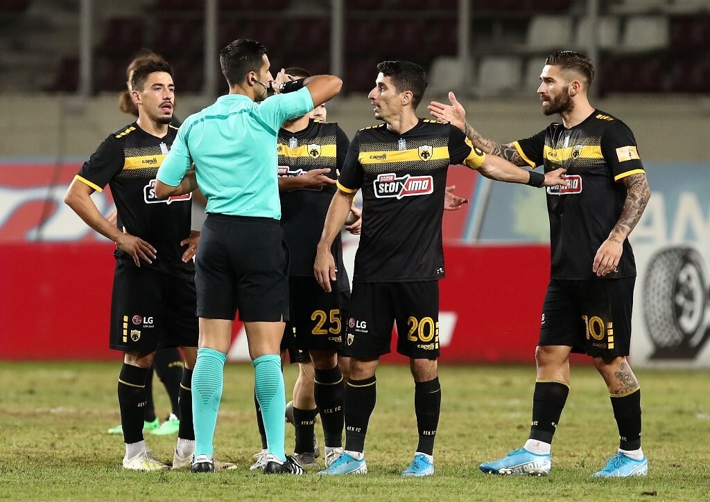 ΑΕΛ-ΑΕΚ: Νεύρα, κάρτες και κακό θέαμα (photos)