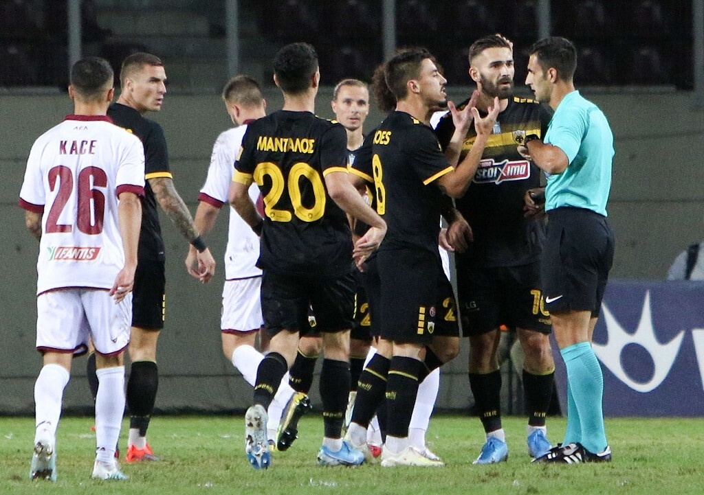 ΑΕΛ-ΑΕΚ: Νεύρα, κάρτες και κακό θέαμα (photos)