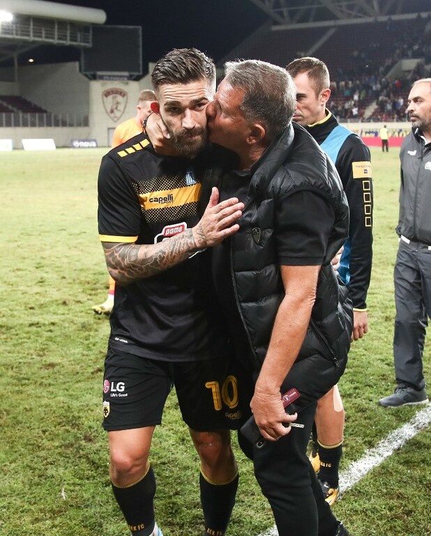 ΑΕΛ-ΑΕΚ: Η λατρεία Κούγια σε Λιβάγια και οι τρομερές προκλήσεις του (photos)