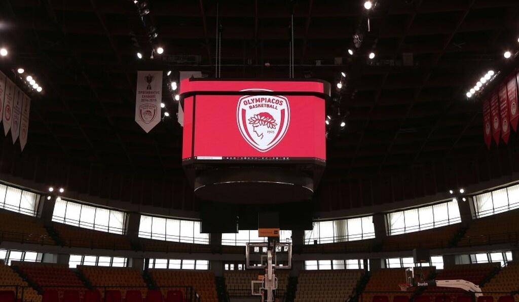 Ολυμπιακός: Στην οροφή του ΣΕΦ το cube (photos)