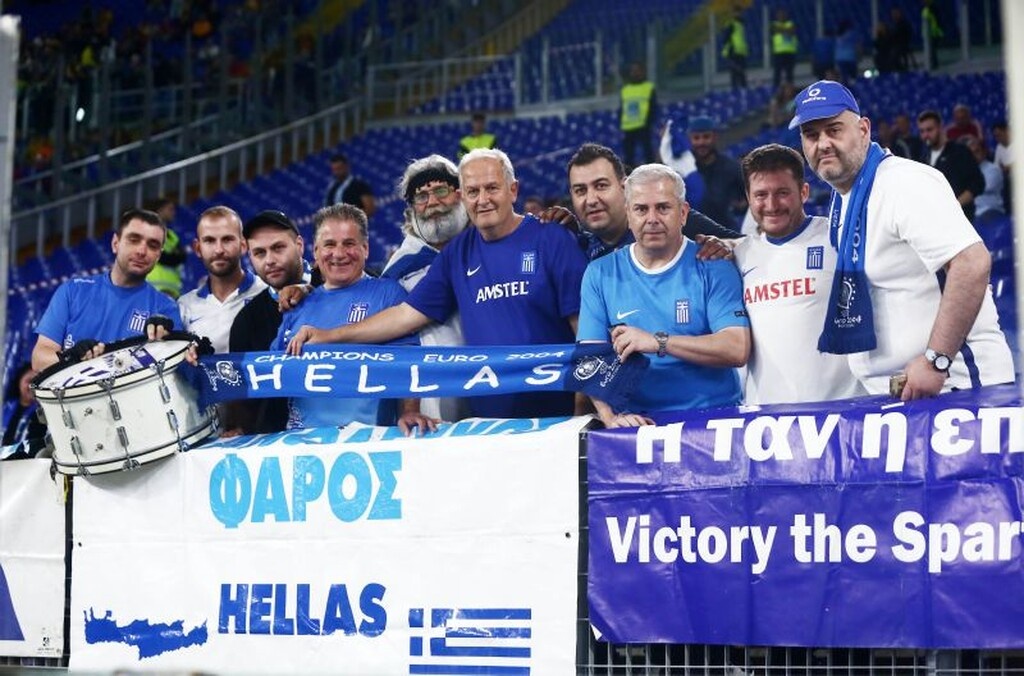 Οι Έλληνες φίλαθλοι στο Ολίμπικο