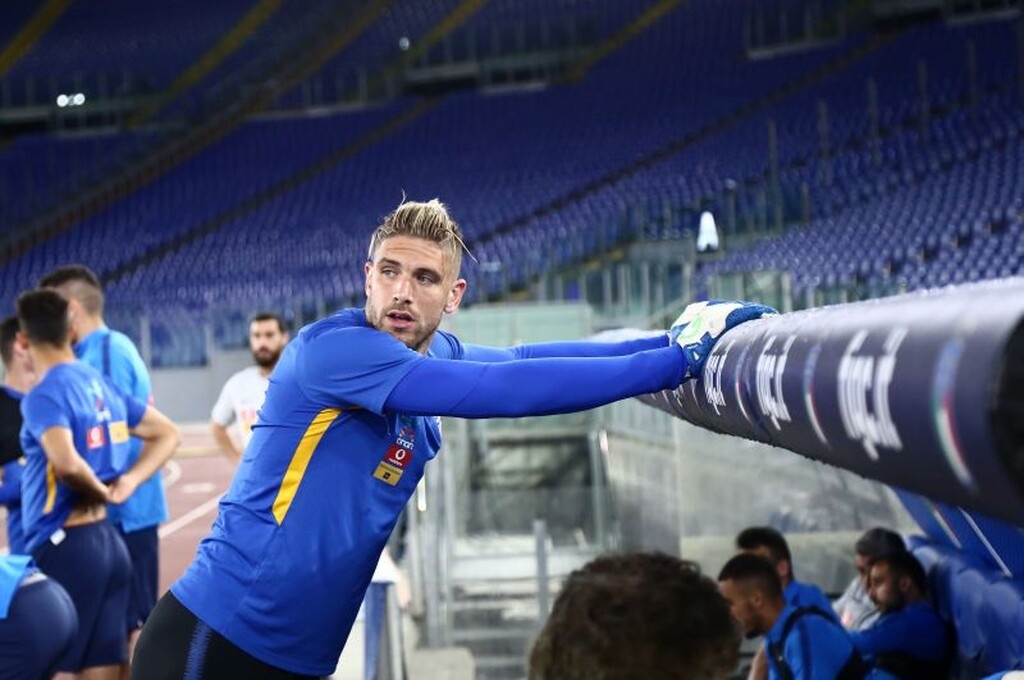 Όπως η χρησιμοποίηση του Πασχαλάκη κάτω από τα δοκάρια.