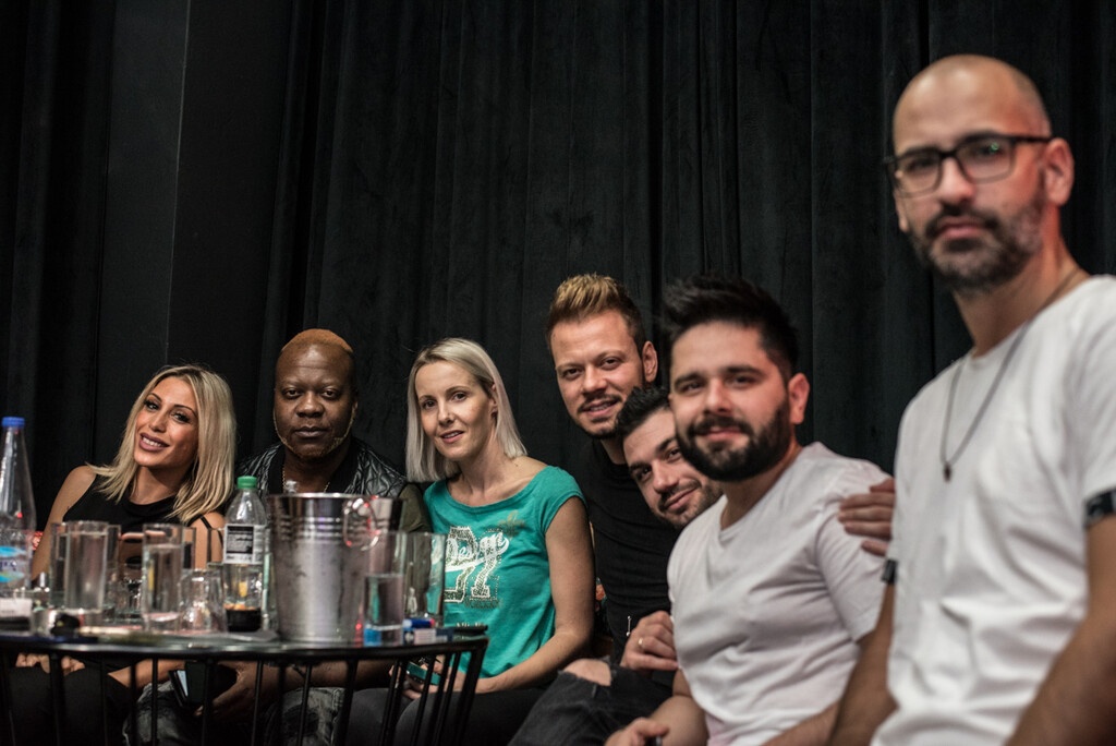 Τα γενέθλια της Ανδρομάχης και οι επώνυμες παρουσίες στο Wish Theatre