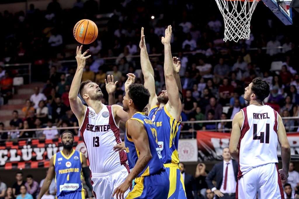 Γκαζιαντέπ-Περιστέρι 64-70: Επιστροφή με το «δεξί» (photos)