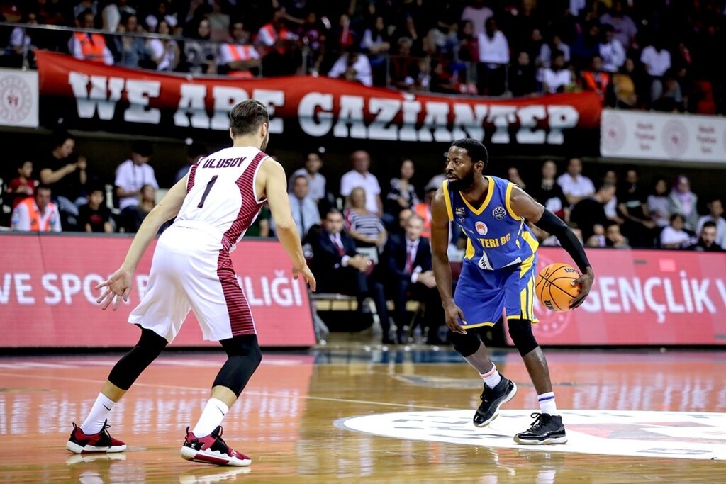 Γκαζιαντέπ-Περιστέρι 64-70: Επιστροφή με το «δεξί» (photos)