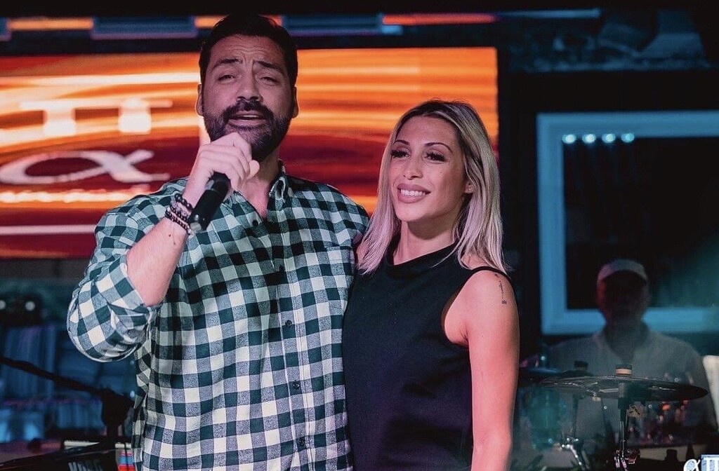 Σαρώνει στα lives της η Μαρία Καρλάκη-Δείτε ποιοι διασκέδασαν μαζί της