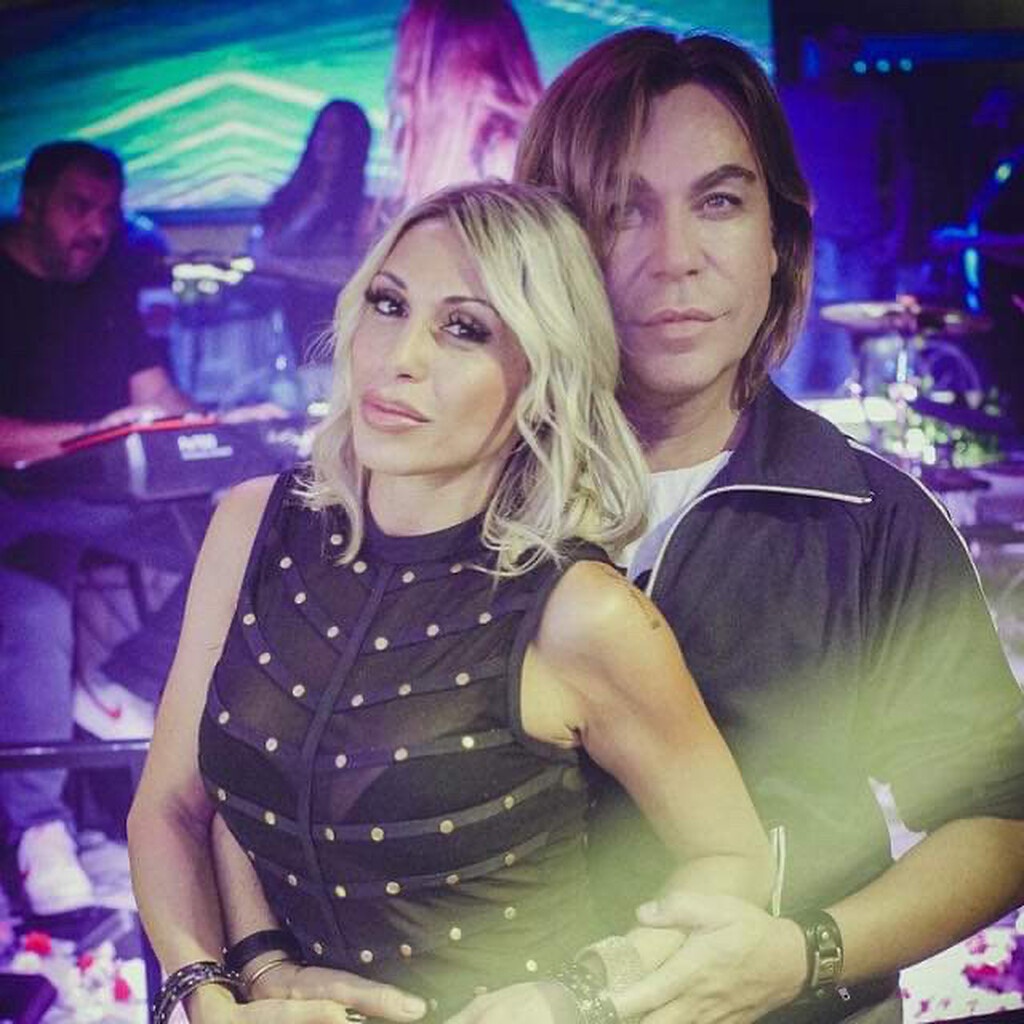 Σαρώνει στα lives της η Μαρία Καρλάκη-Δείτε ποιοι διασκέδασαν μαζί της