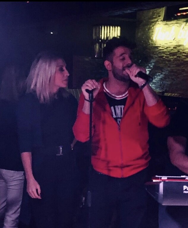 Σαρώνει στα lives της η Μαρία Καρλάκη-Δείτε ποιοι διασκέδασαν μαζί της