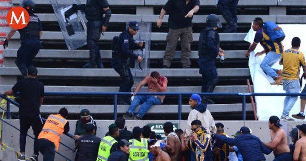 Τρομερά επεισόδια και διακοπή σε αγώνα στο Μεξικό (photos+video)