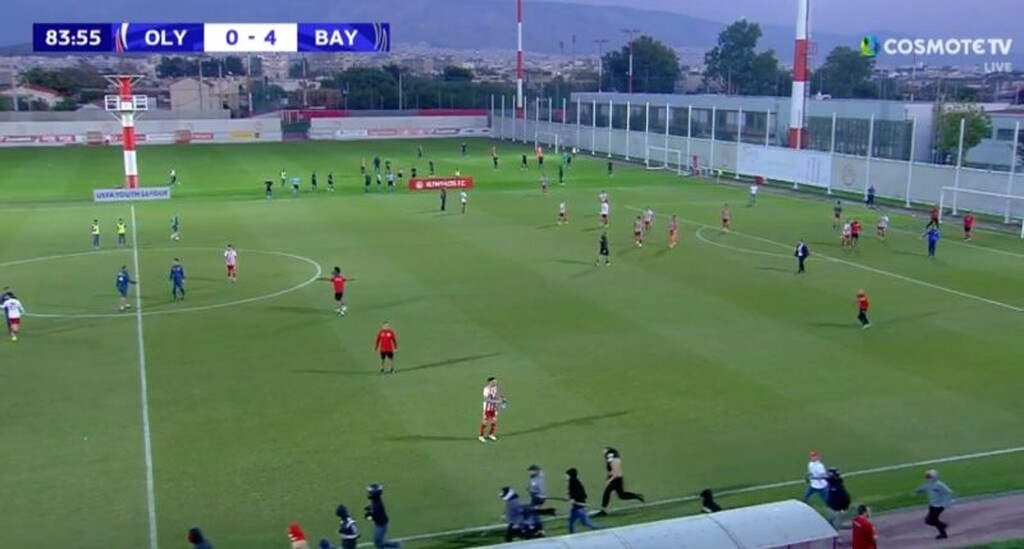 «Ντου» κουκουλοφόρων στο Ολυμπιακός – Μπάγερν για το Youth League! (photos+video)