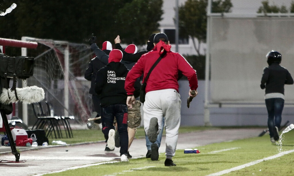 Συνελήφθη 31χρονος για τα επεισόδια στο Ρέντη – «Οπλοστάσιο» το σπίτι του! (photos)